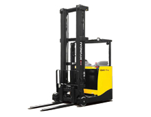 Reach truck